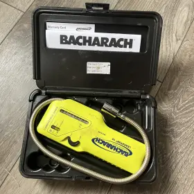 19-7051 Bacharach Leakator Jr Combustible Gas Leak Detector With Carrying Case