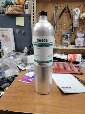 X02ai99cp5851x1 Gasco Cal Gas Air Chlorine 10ppm 58 L C-12 Exp 11/2025