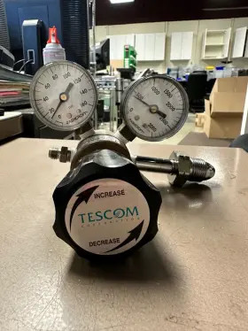 44-2213-241 Tescom Acetylene Regulator 3500 Psi 250 Out